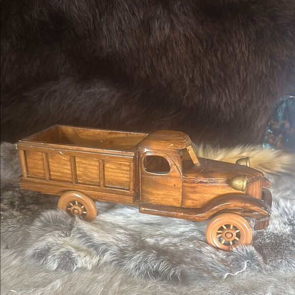 Vintage Wooden Toy Truck by Heritage Mint LTD (6024B) - Picture 1 of 5